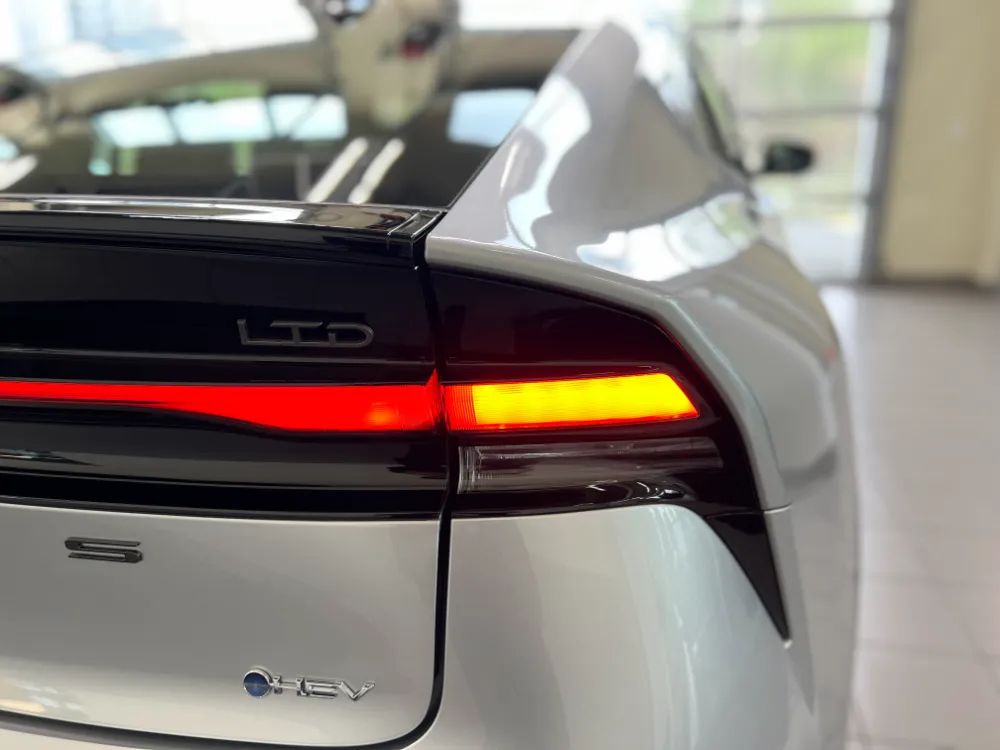 2023 toyota prius hybrid limited silver 7